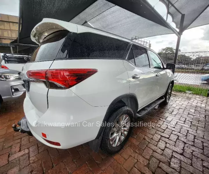 Toyota Fortuner 2022