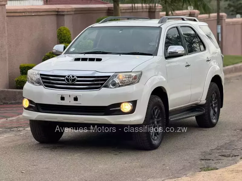 Toyota Fortuner 2015