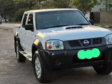 Nissan NP300 2015