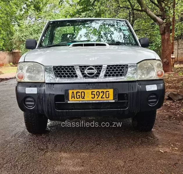 Nissan NP300 2012