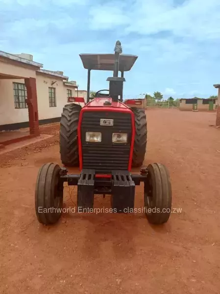 Massey ferguson MF 390 1