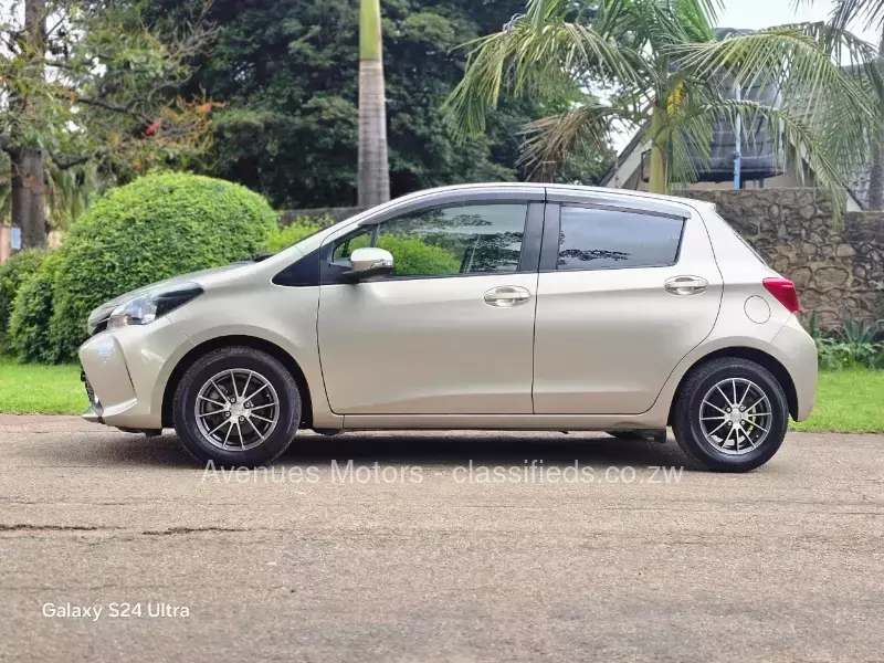 Toyota Vitz 2015