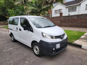 Nissan NV200 2015