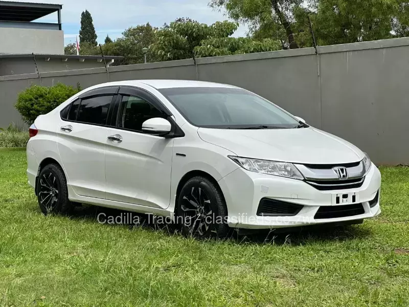 Honda Grace 2015