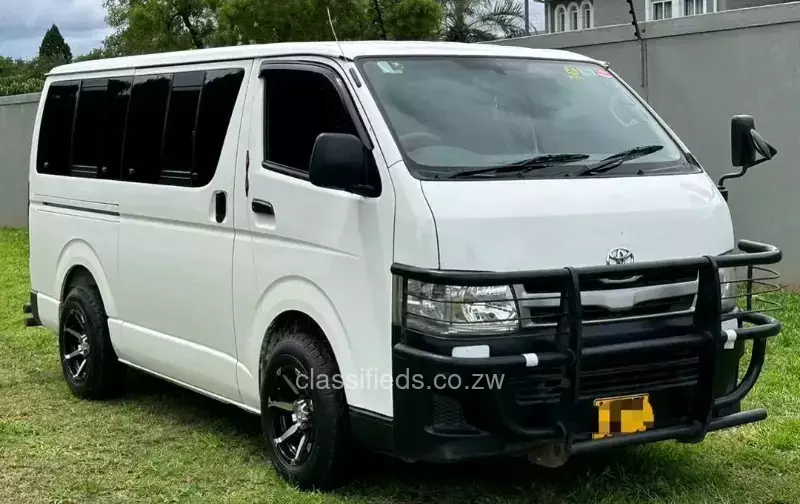 Toyota Hiace 2013