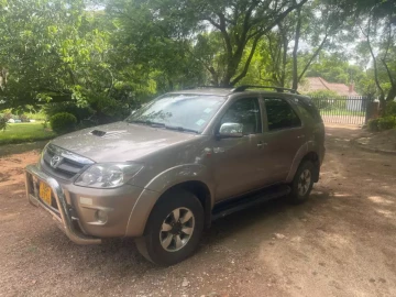 Toyota Fortuner 2010