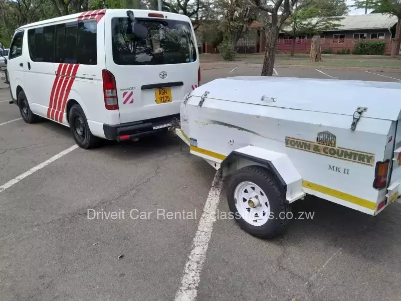 Toyota Hiace 10 seater (baby quantum)