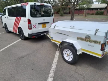 Toyota Hiace 10 seater (baby quantum)