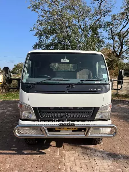 Mitsubishi Fuso 2015