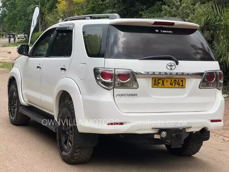 Toyota Fortuner 2011