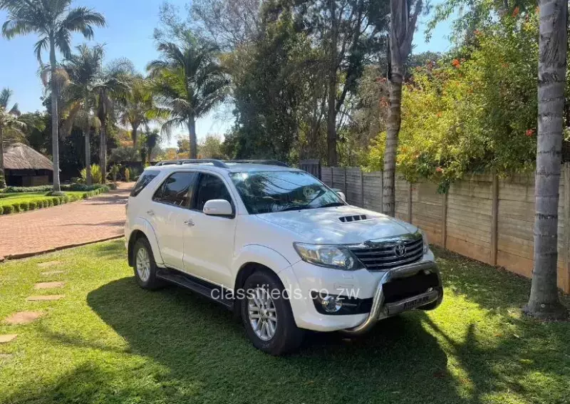 Toyota Fortuner 2015