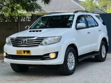 Toyota Fortuner 2014