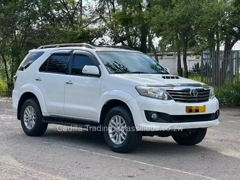 Toyota Fortuner 2013