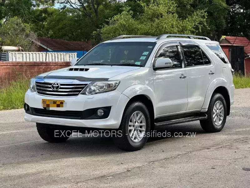 Toyota Fortuner 2013