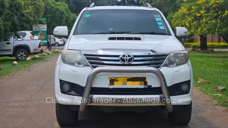 Toyota Fortuner 2015