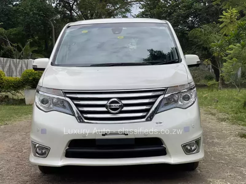 Nissan Serena 2015