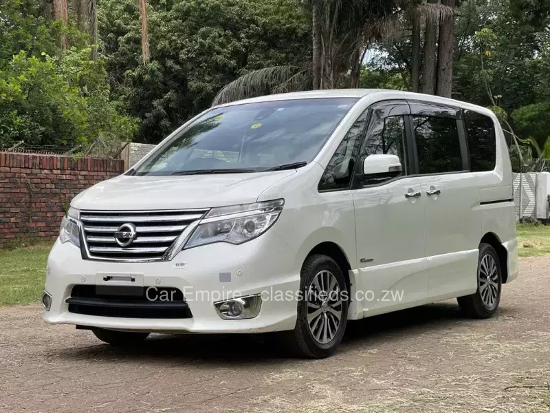 Nissan Serena 2015