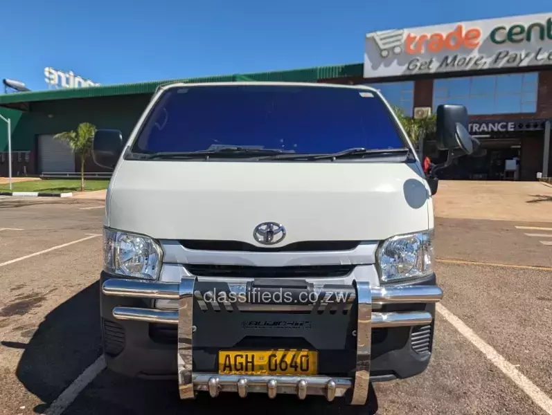 Toyota Hiace 2015