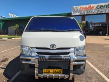 Toyota Hiace 2015