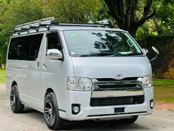 Toyota Hiace 2016