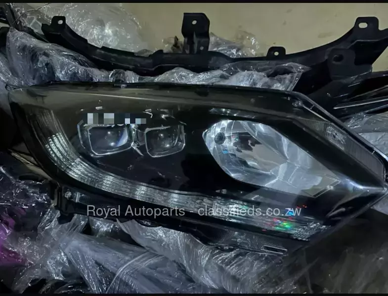 Honda vezel headlamp $480