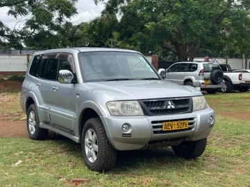 Mitsubishi Pajero 2005