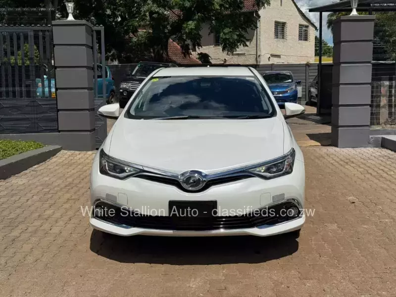 Toyota Auris 2015