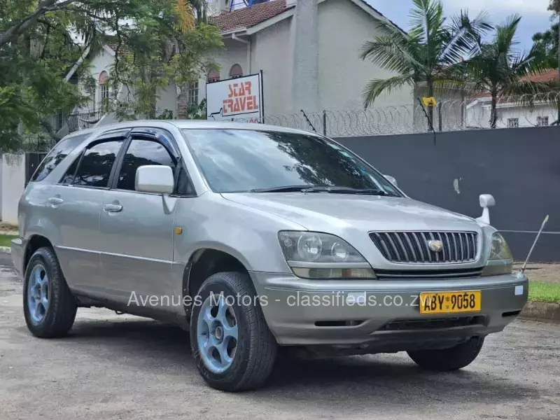 Toyota Harrier 2000