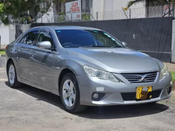 Toyota Mark x 2012