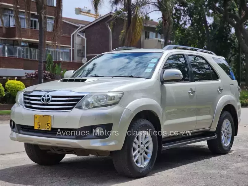 Toyota Fortuner 2013