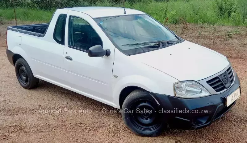 Nissan NP200 2013