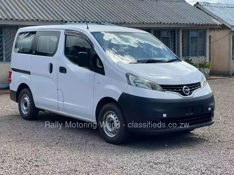 Nissan NV200 2016