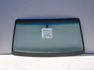 Windscreen Mitsubishi Pajero