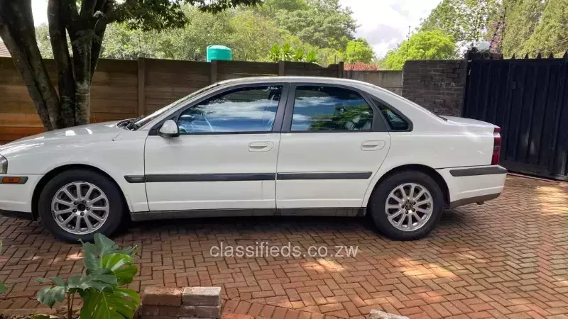 Volvo S80 2004