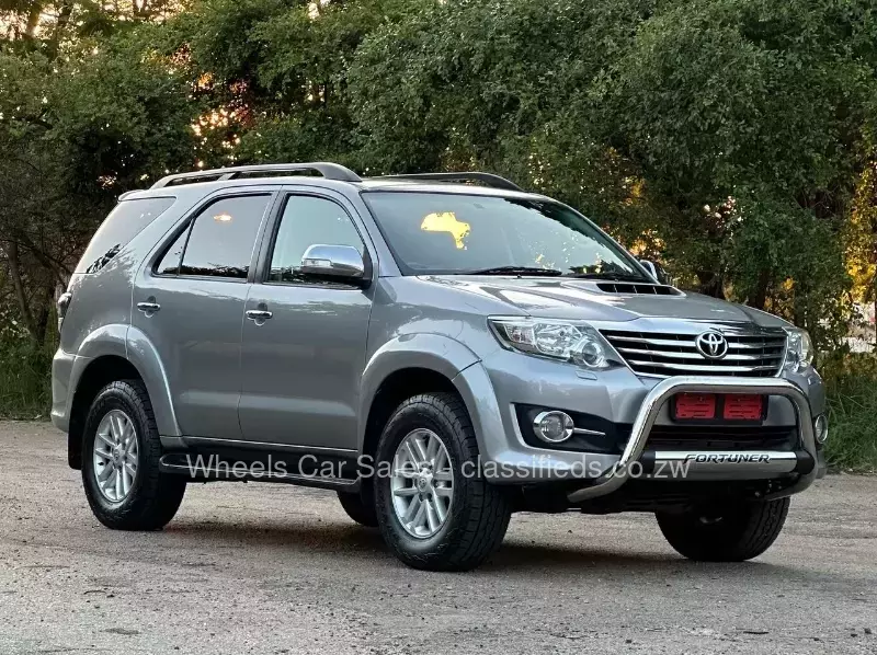 Toyota Fortuner 2015