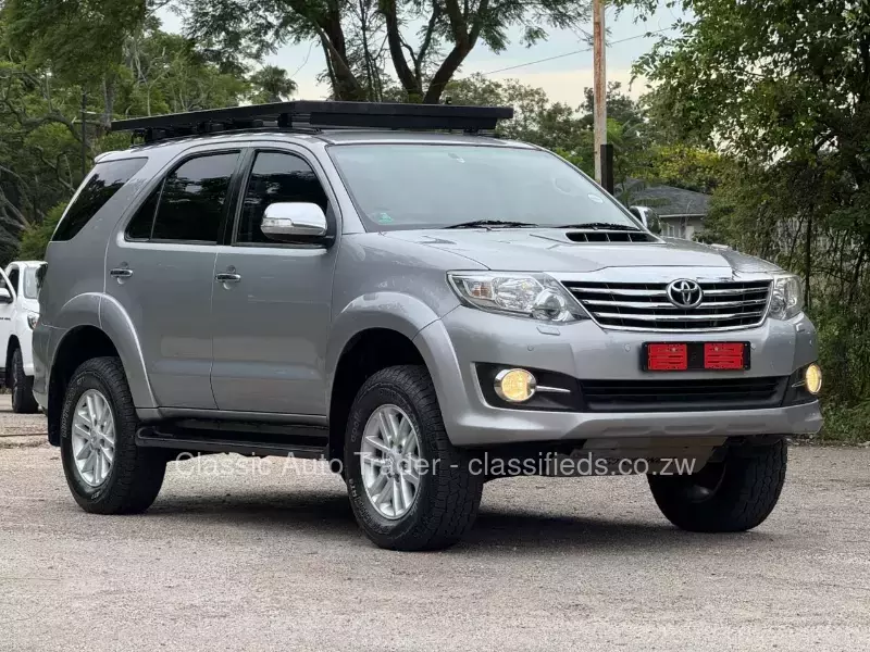 Toyota Fortuner 2015