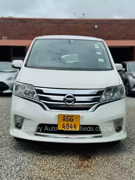 Nissan Serena 2013