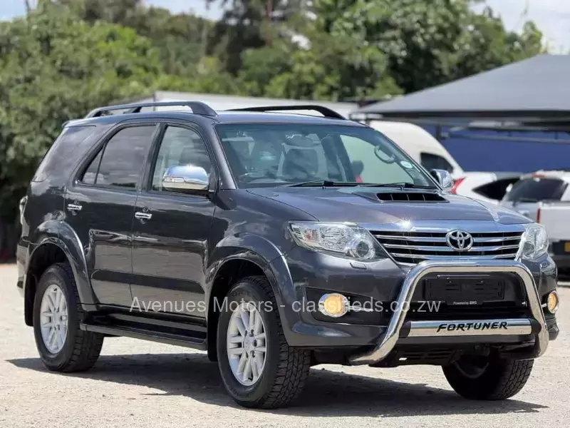 Toyota Fortuner 2015