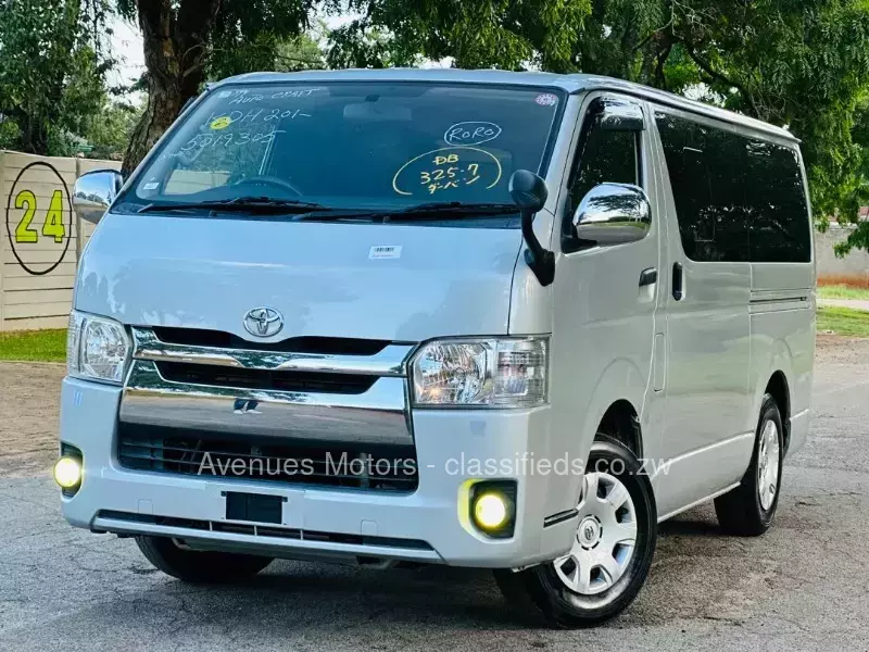 Toyota Hiace 2015