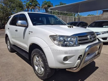 Toyota Fortuner 2011