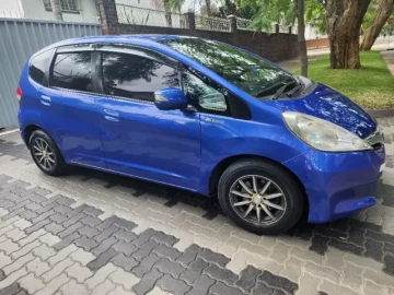 Honda Fit Hybrid 2012