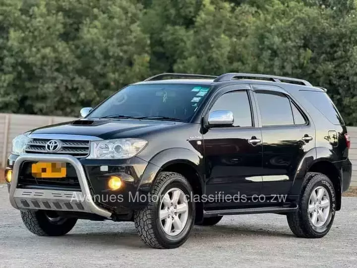 Toyota Fortuner 2010