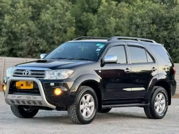 Toyota Fortuner 2010